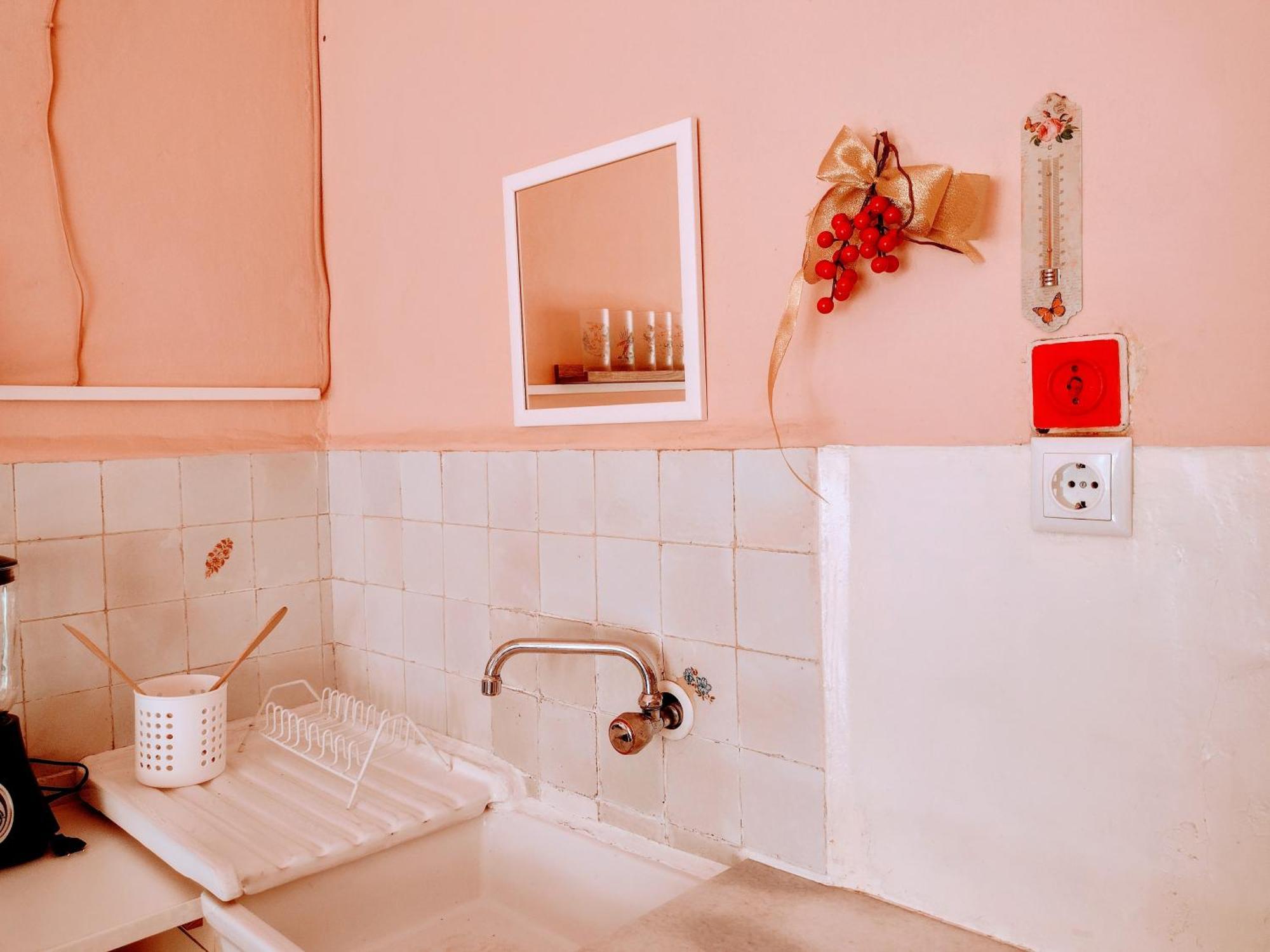 Era Echoes - Preserved Historical Apartment Tirana Eksteriør billede