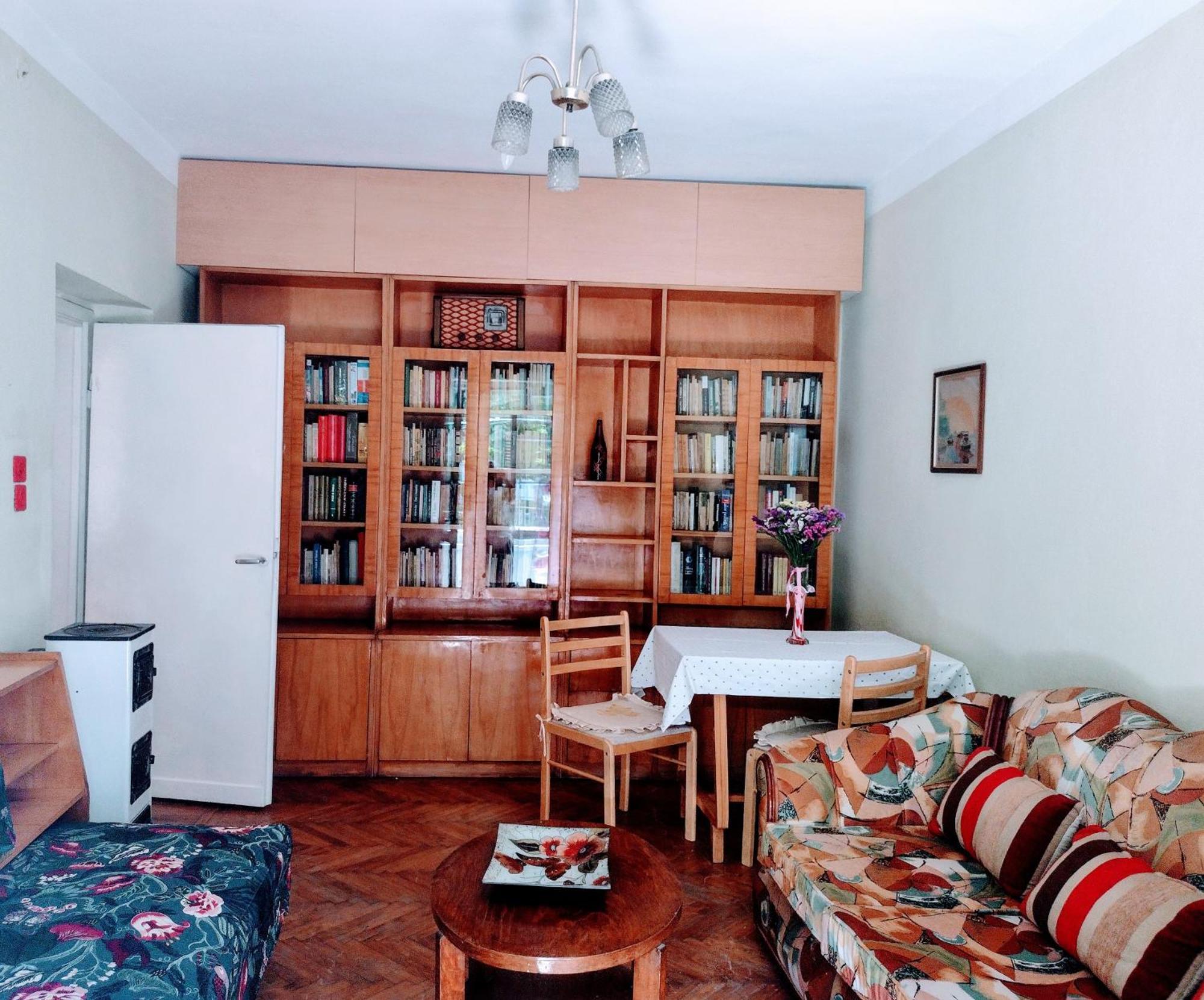 Era Echoes - Preserved Historical Apartment Tirana Eksteriør billede